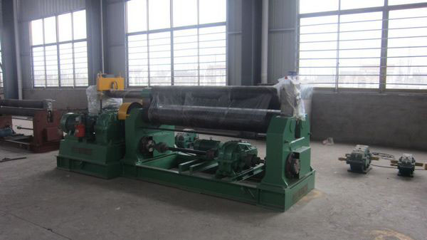 W12-15×2000機(jī)械對稱式卷闆機(jī)