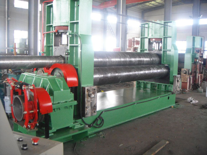 W11-液(yè)壓對稱式三輥卷(juàn)闆機