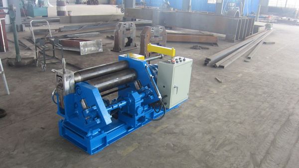 W11-6×1500機械(xie)對稱式卷闆(pǎn)機