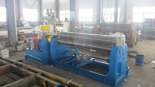 W12-15×2000機(jī)械對稱式卷(juàn)闆機